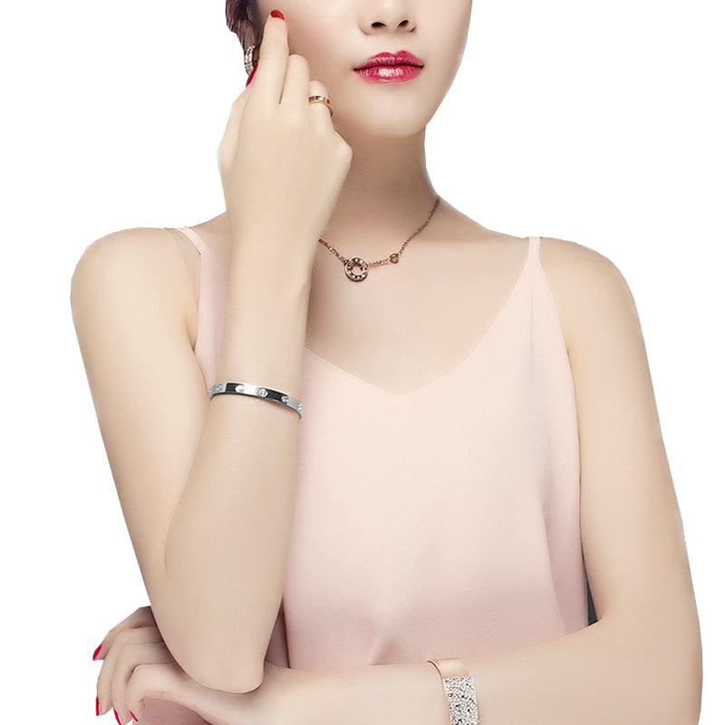 Lucky One Bracelet Vista Shops